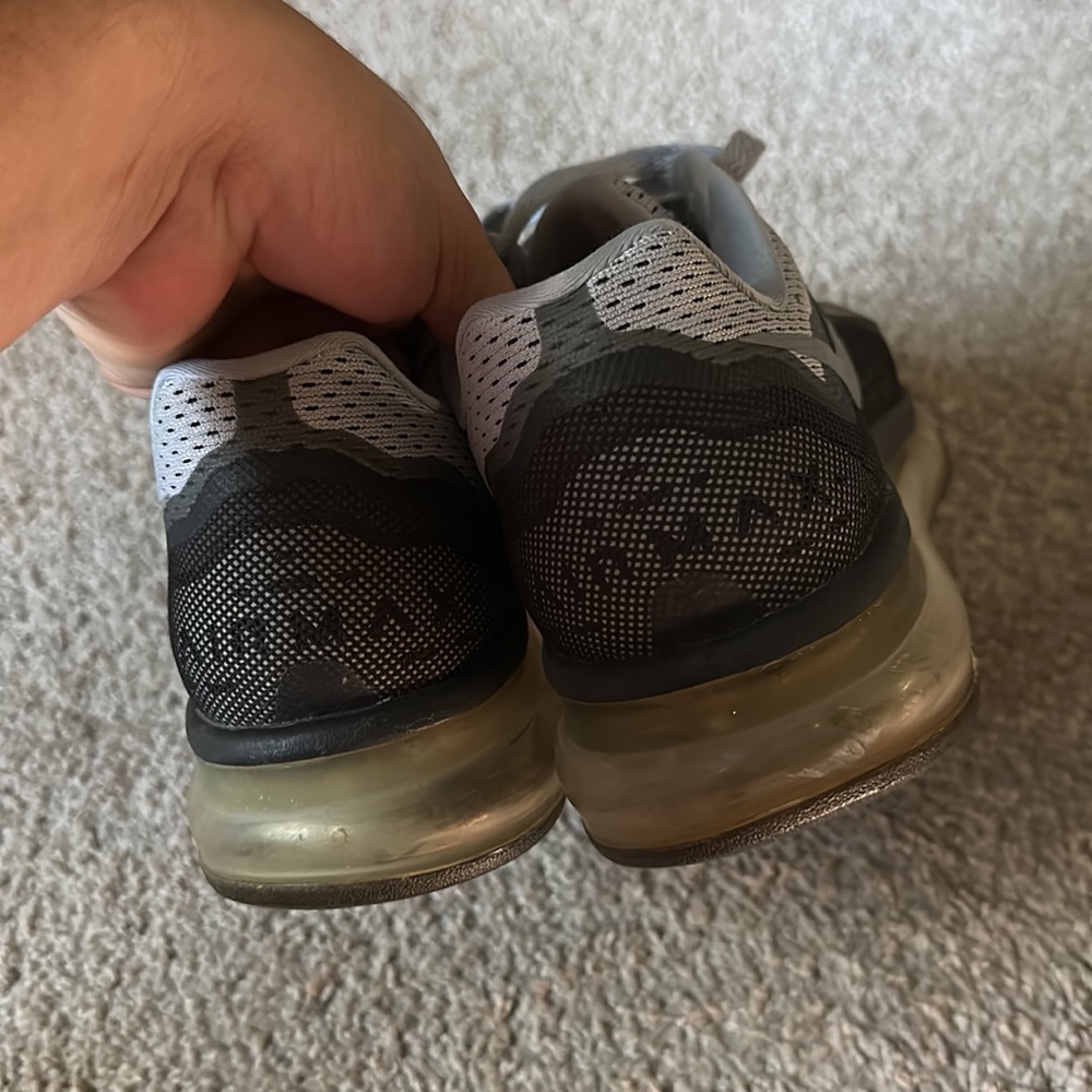 Nike Air Max Shoes - Picture 3 of 5